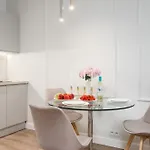 דירה Close-mennica 4*